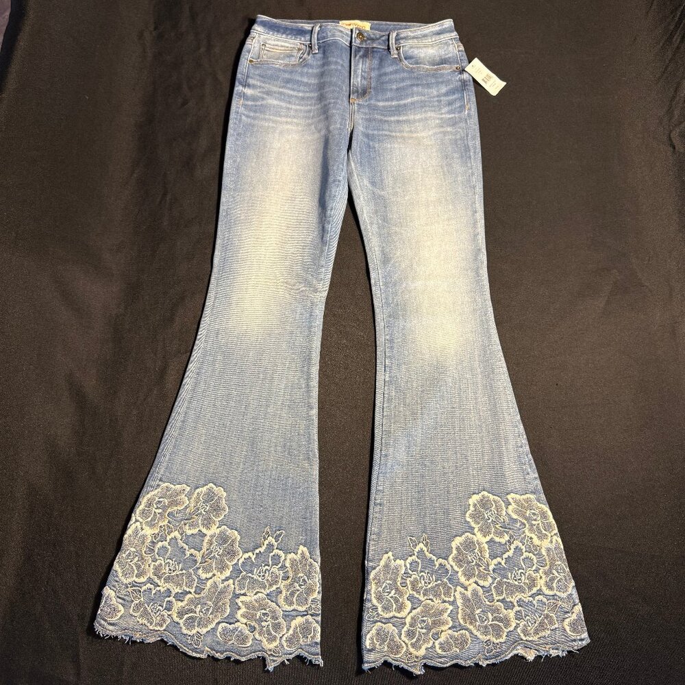 NWT Rare Driftwood Farrah Embroidered Flare Jeans Sz 29 - Picture 4 of 14